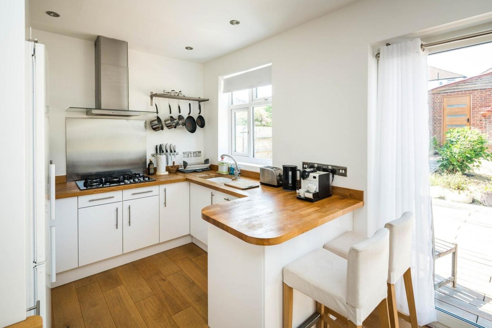 Elegant 2bd House With Garden And Decked Patio Casa de férias
