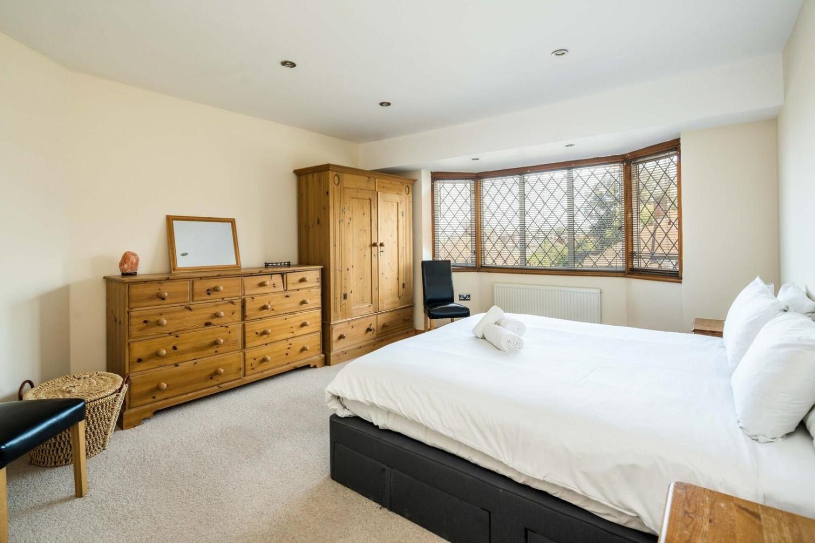 Casa de Férias Elegant 2bd House With Garden And Decked Patio Londres